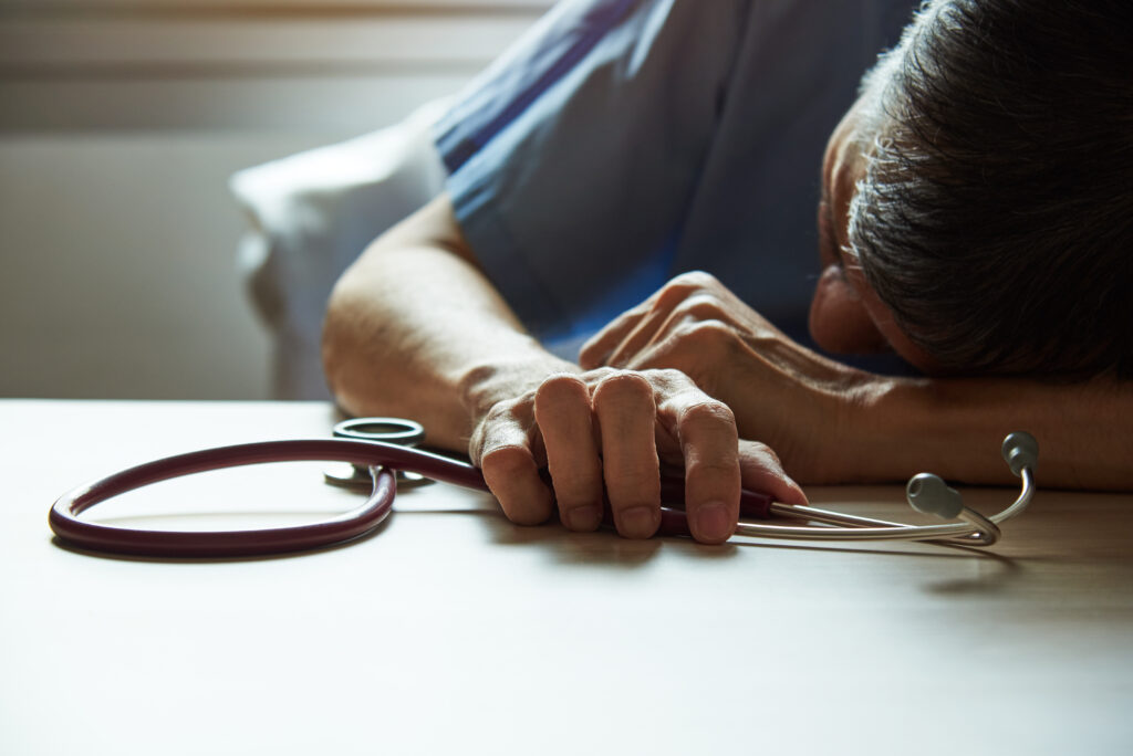 Every doctor can recover from work-related mental injury - Featured Image