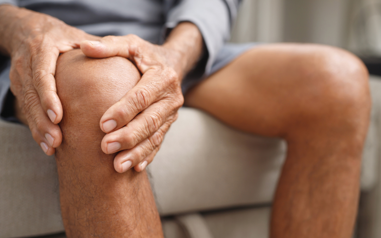 Do you have knee pain from osteoarthritis? You might not need surgery. Here’s what to try instead